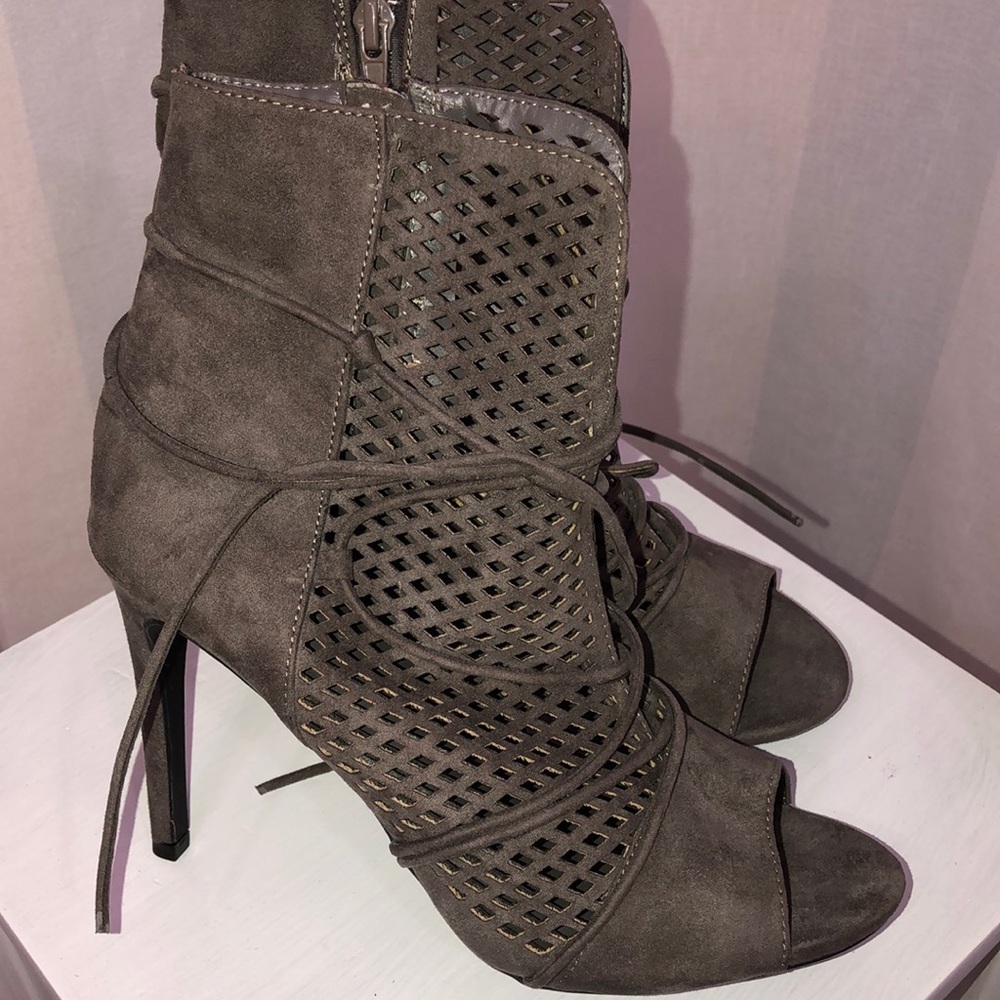 Anne Michelle Dk Grey Suede Stietto Heels
